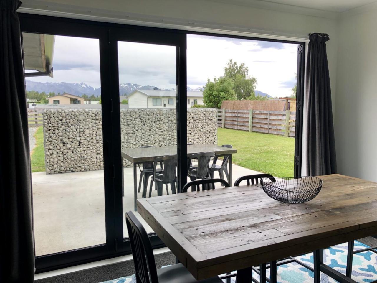 Townhouse Feel In Irishman Villa Twizel Exterior photo